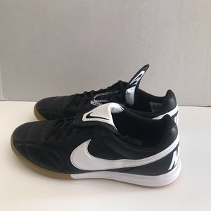 New Nike Premier 2 S 11.5